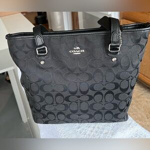 Coach black canvas signature (EUC) #J1561-F36375 zip tote - purse